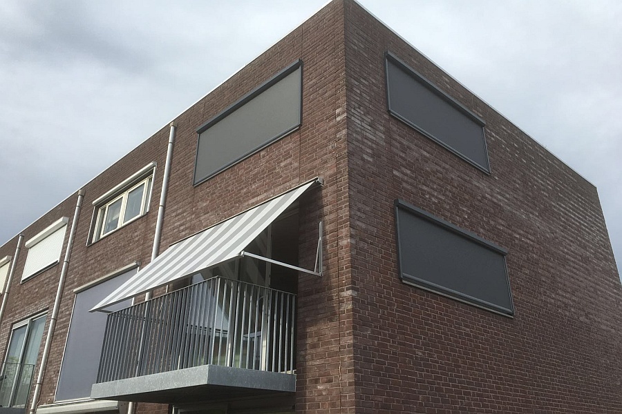 Uitvalschermen balkon op maat bij Van Ewijk Zonwering in Lelystad Dronten Swifterbant en Almere