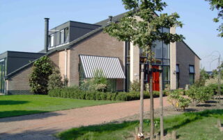 Uitvalschermen en markisolettes op maat bij Van Ewijk Zonwering in Lelystad Dronten Swifterbant en Almere 06